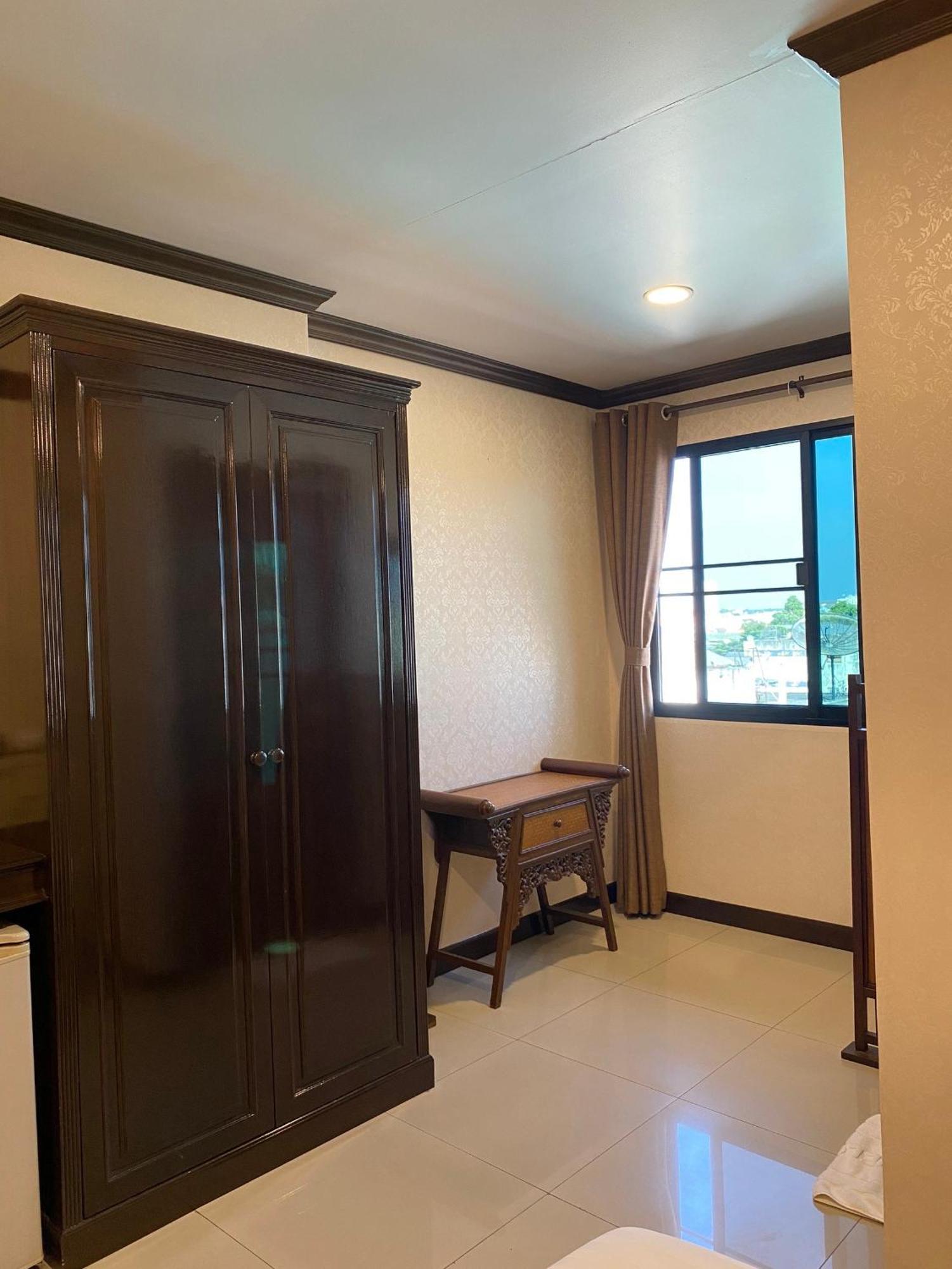 Romena Grand Hotel Chiang Mai Esterno foto