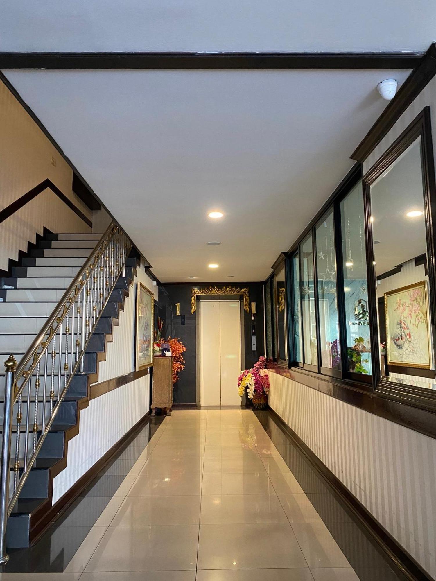 Romena Grand Hotel Chiang Mai Esterno foto