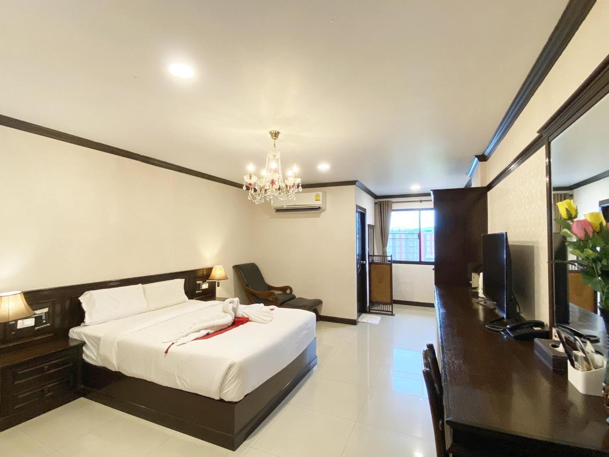 Romena Grand Hotel Chiang Mai Esterno foto